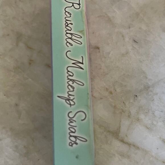 Reusable makeup swabs New in box - Picture 2 of 3